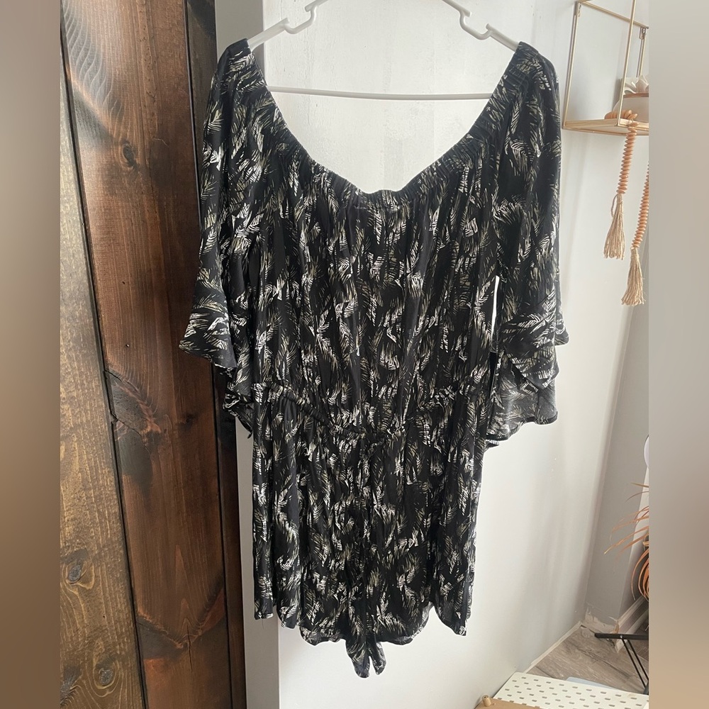 Elegant Black, green and white Express Romper NWT